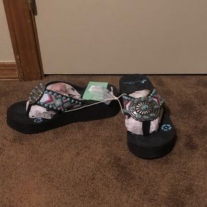 Montana West Flip Flops Sz 7